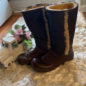 Born Women's Helga Brown Leather Shearling Lined Boots 8.5, REALLY more like 9